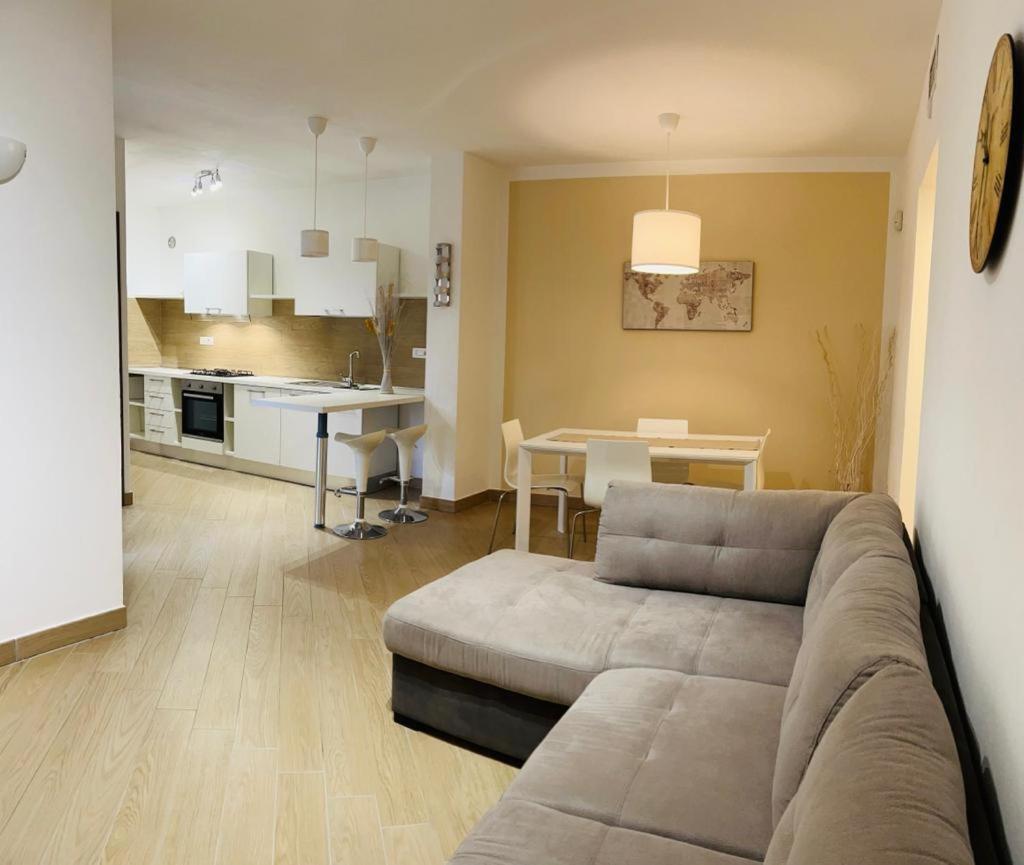 Comecasa Modern Apartment In Historical Centre Asti Ngoại thất bức ảnh