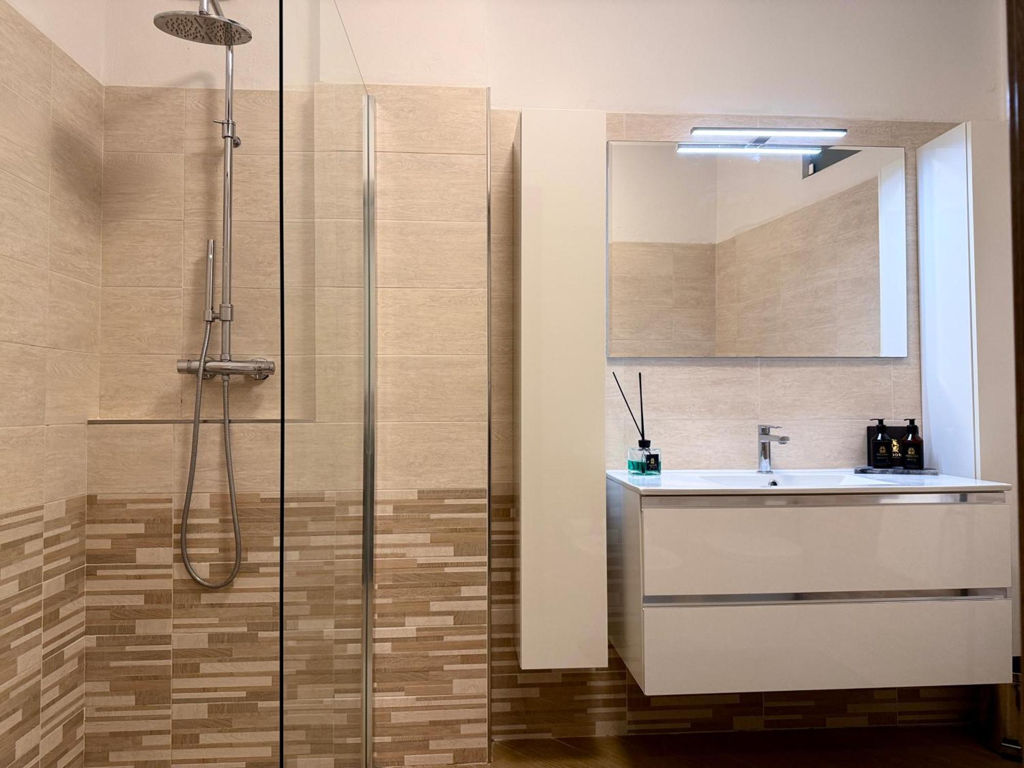 Comecasa Modern Apartment In Historical Centre Asti Ngoại thất bức ảnh